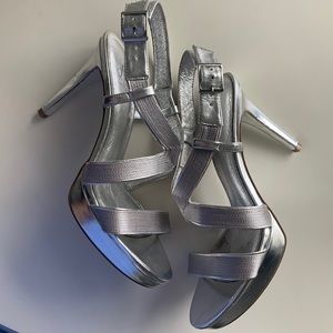 PAGEANT Silver high heels